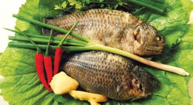 Món canh rau ngót cá rô đồng không thể thiếu trong bữa cơm
